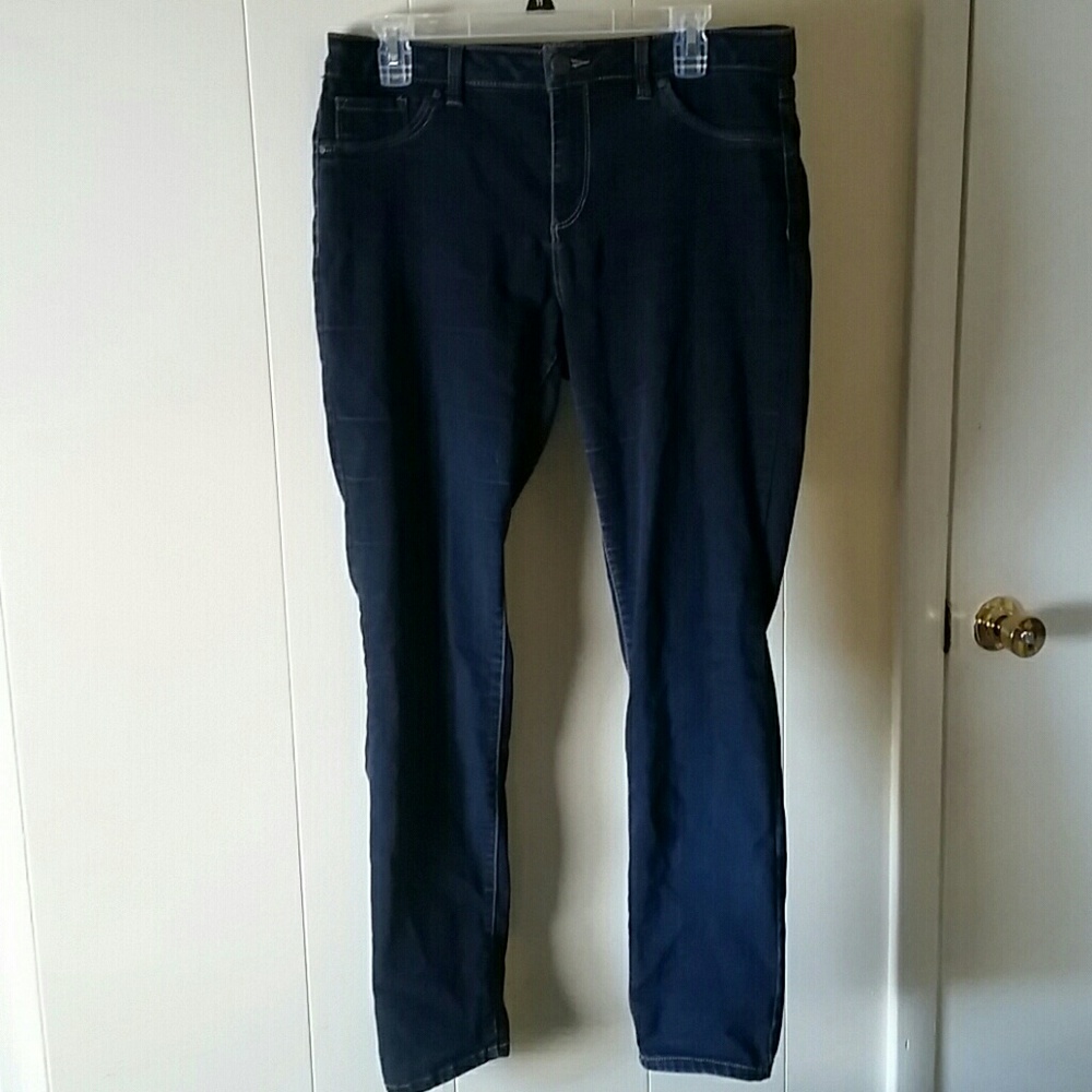 D. Jeans Dark Wash Jegging